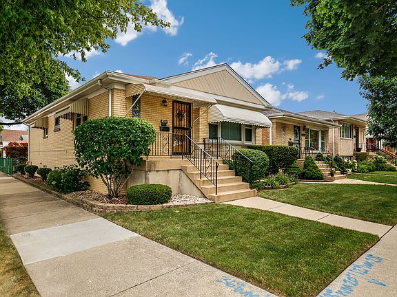 3rd image of 6324 W Bryn Mawr Ave