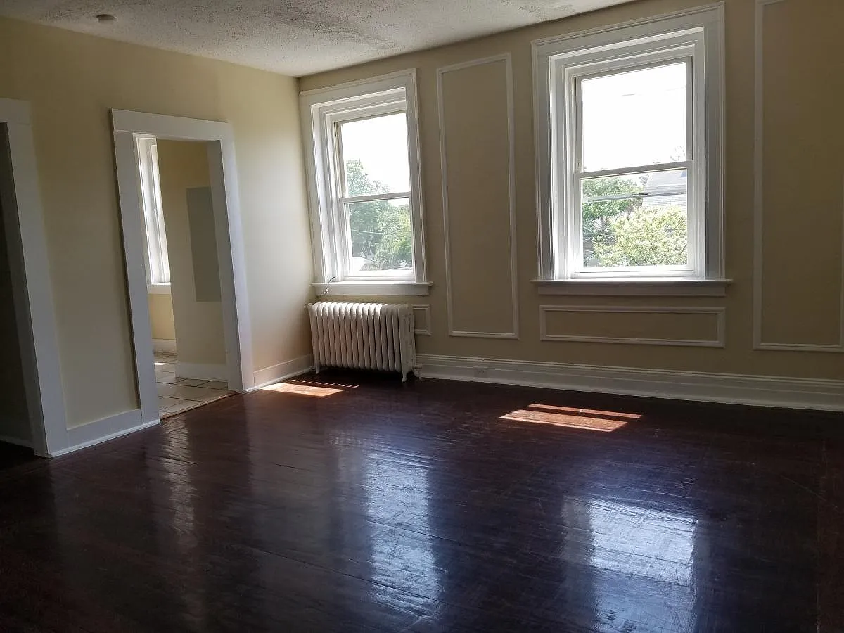 3 bed, $1,575 — Photo 2