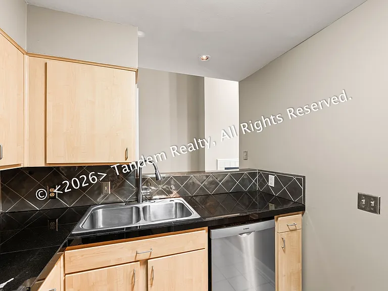937 Russell St Apt 10 (10)_07222026