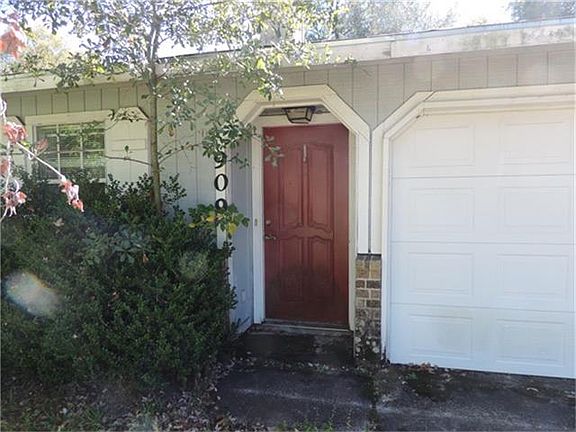 3rd image of 909 Stewart St