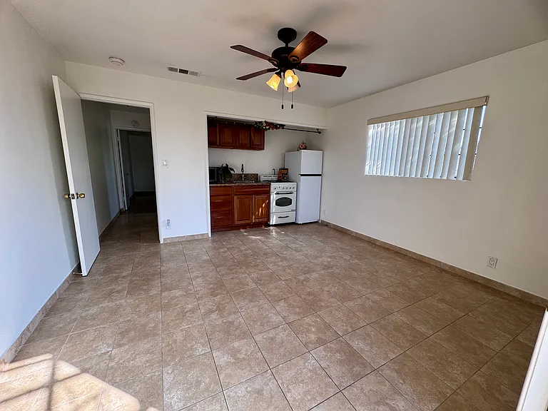 4022 Vista Ct #GUEST HOUSE — Photo 4
