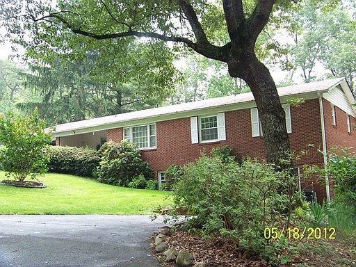 2nd image of 36 Devereux Ln