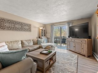 5 Walker Rd APT 11, North Andover, MA 01845