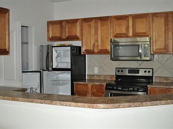 3rd image of 6157 Metrowest Blvd Unit 208