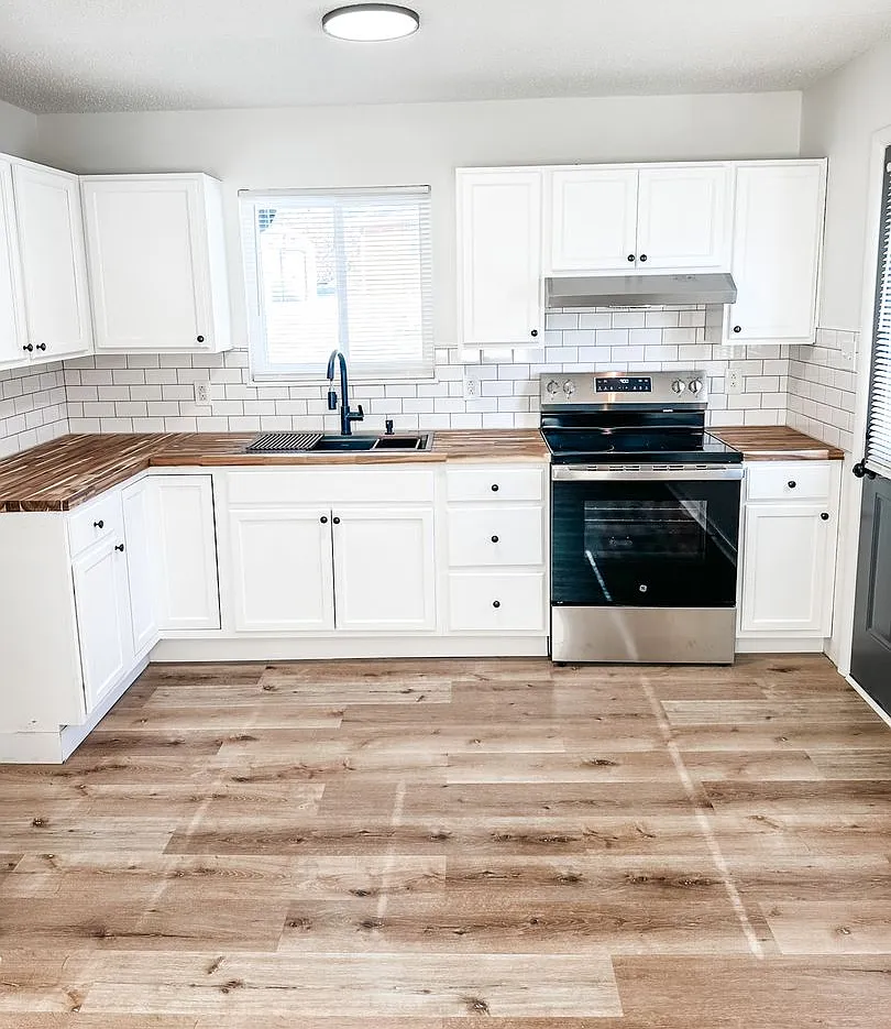 Charming Downtown Knoxville Living at 1719 Hazen Street! — Photo 2