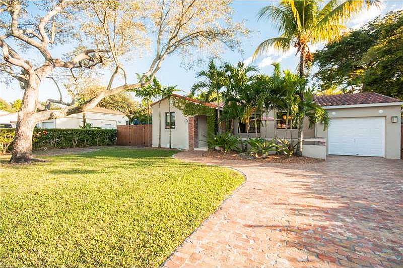 1st image of 728 NE 112th St