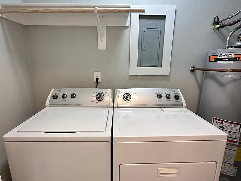 2120 La Veta Dr NE — Photo 33