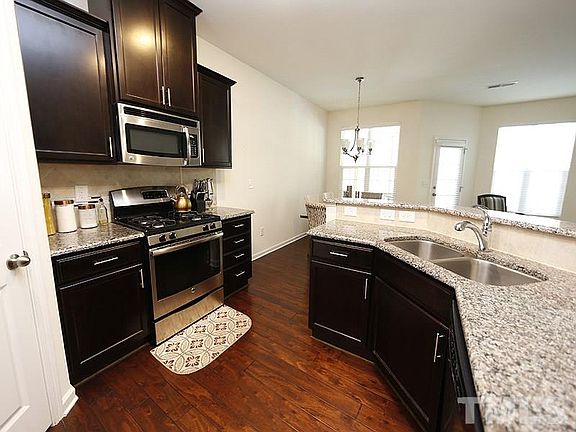 5th image of 1110 Nicklaus Dr #75