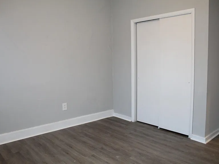 38 E High St — Photo 26