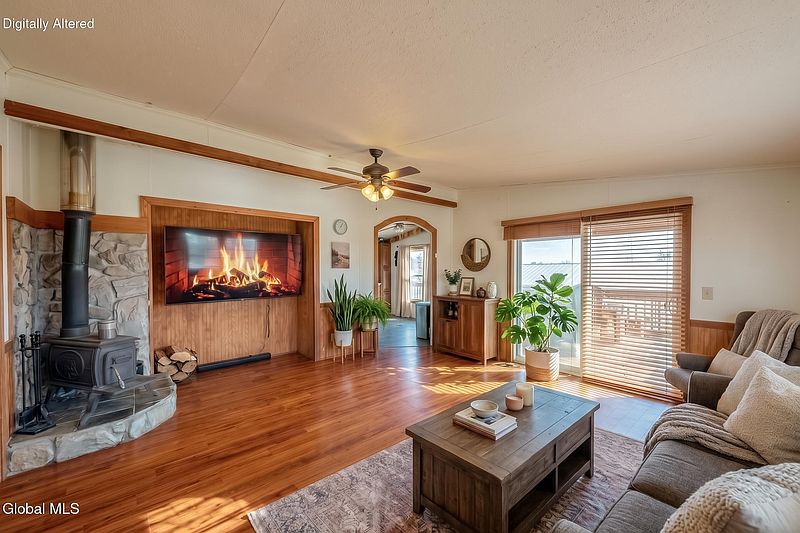 3rd image of 414 Indian Trail Road