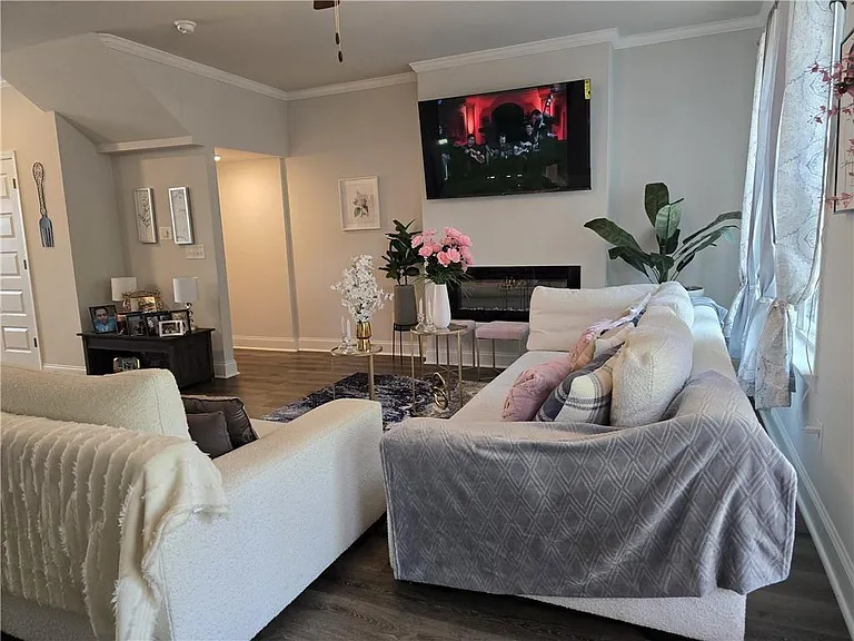 556 Amarante Cir — Photo 3