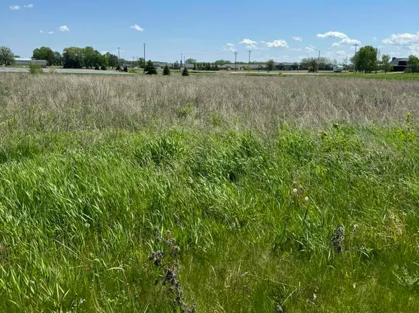 Pelican Dr, Pulaski, WI 54162