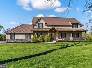 1160 Angus Ln, York, PA 17408
