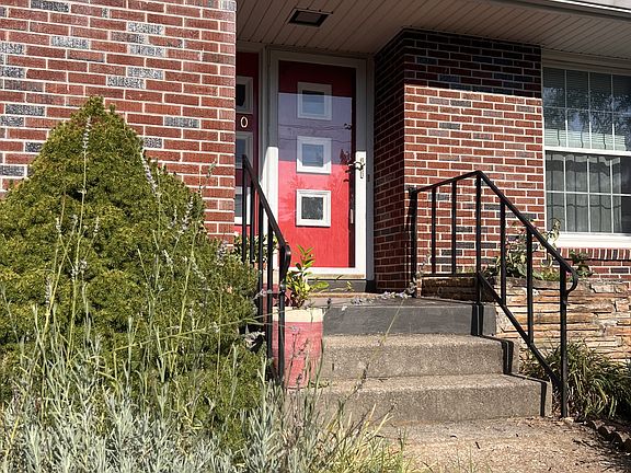 3rd image of 310 Beechcrest Cir