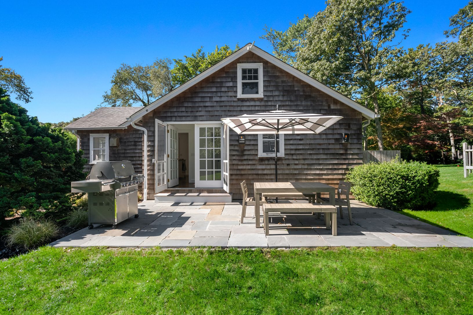  Back w/ Gas Grill & Outdoor Shower