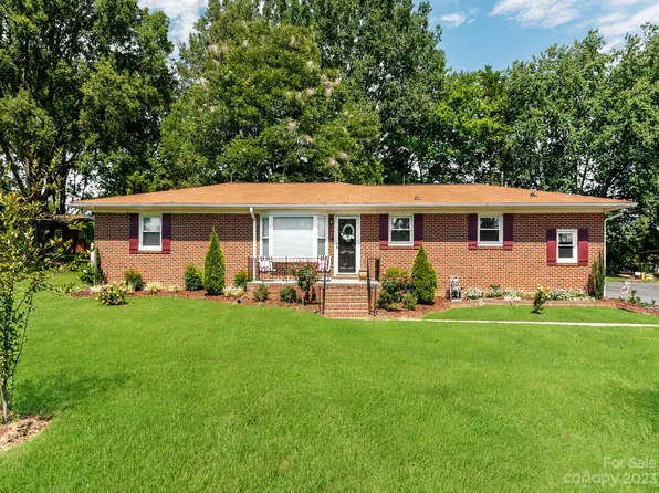 2205 Centergrove Rd, Kannapolis, NC 28083