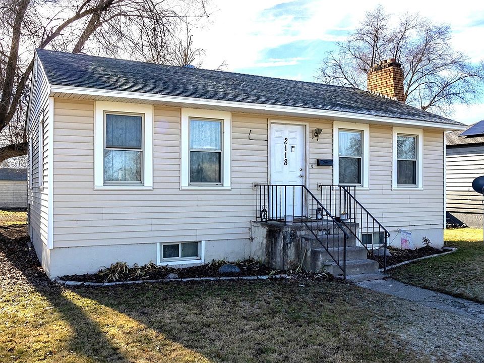 1st image of 2118 E Marshall Ave
