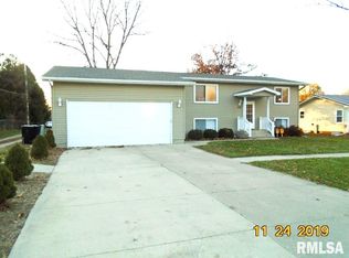 709 Locust St, Tipton, IA 52772