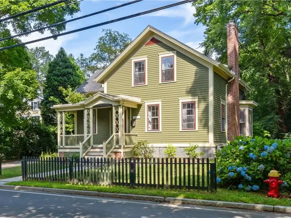 71 Old North Rd, Kingston, RI 02881