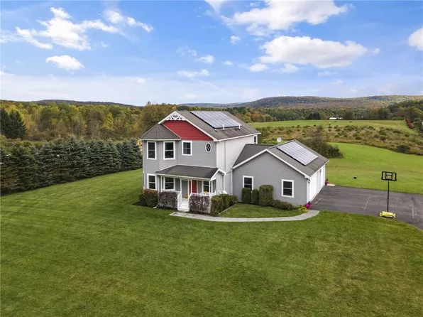 47 Hollister Rd, Freeville, NY 13068