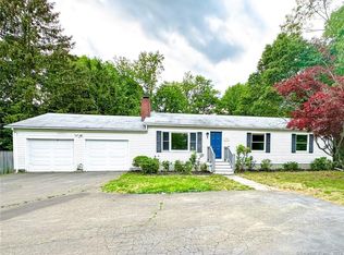 10 Busher Ln, Hamden, CT 06518