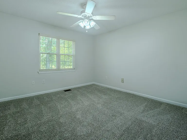 100 Woodstone Dr #27 — Photo 13