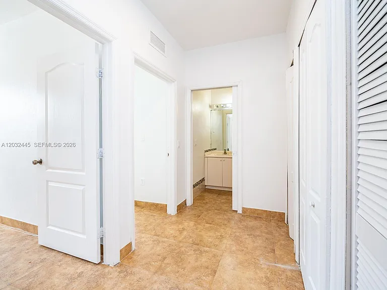 1663 SE 27th Dr #108 — Photo 18