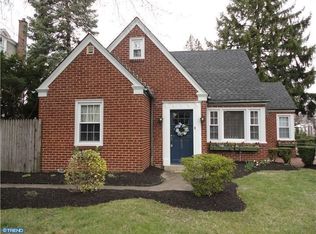 542 Hermit St, Philadelphia, PA 19128