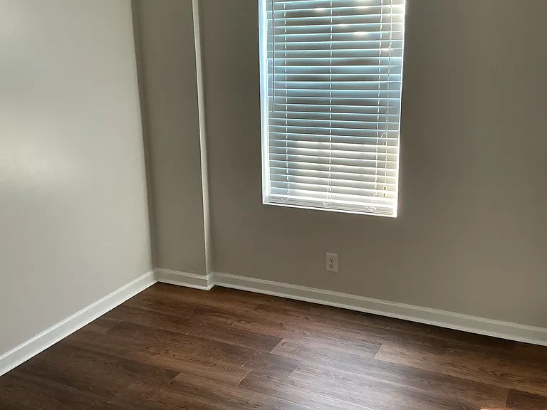 2 BR 1 Bath Apartment — Photo 10
