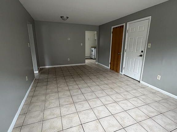 3rd image of 3055 Hadley Ave APT 1