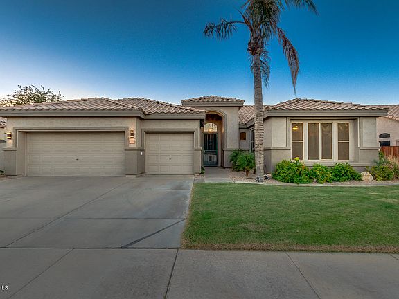 2nd image of 1772 W Canary Way