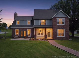 14252 E Lake Dr, Claremore, OK 74017