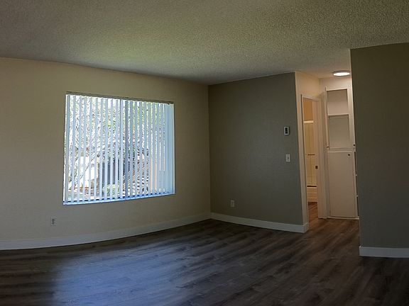 5th image of 315 E 30th St