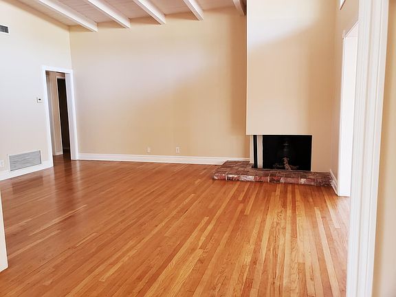 4th image of 16419 Marilla St