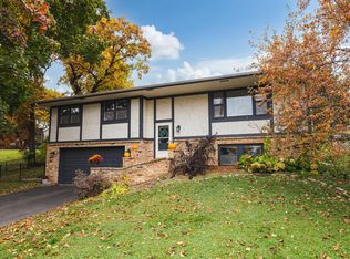 2610 Medicine Ridge Rd, Plymouth, MN 55441