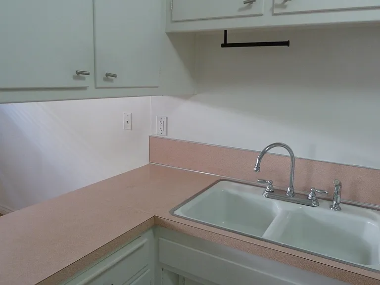 1022 2nd St #4 — Photo 6