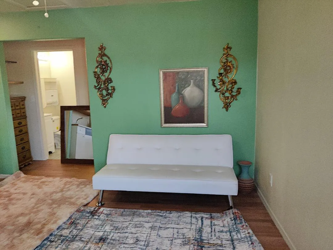 811 Georgiana Dr — Photo 3