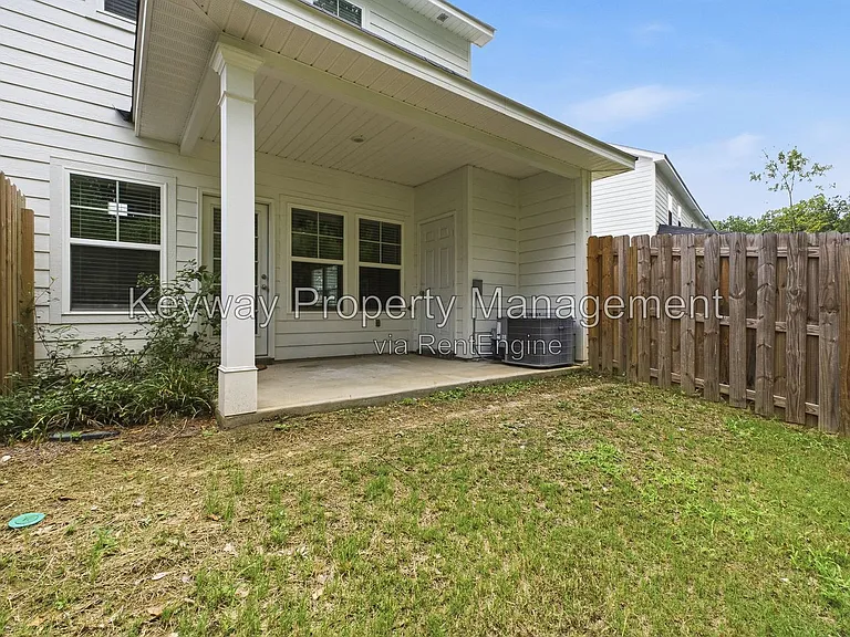 228 Linsmore Ln — Photo 23