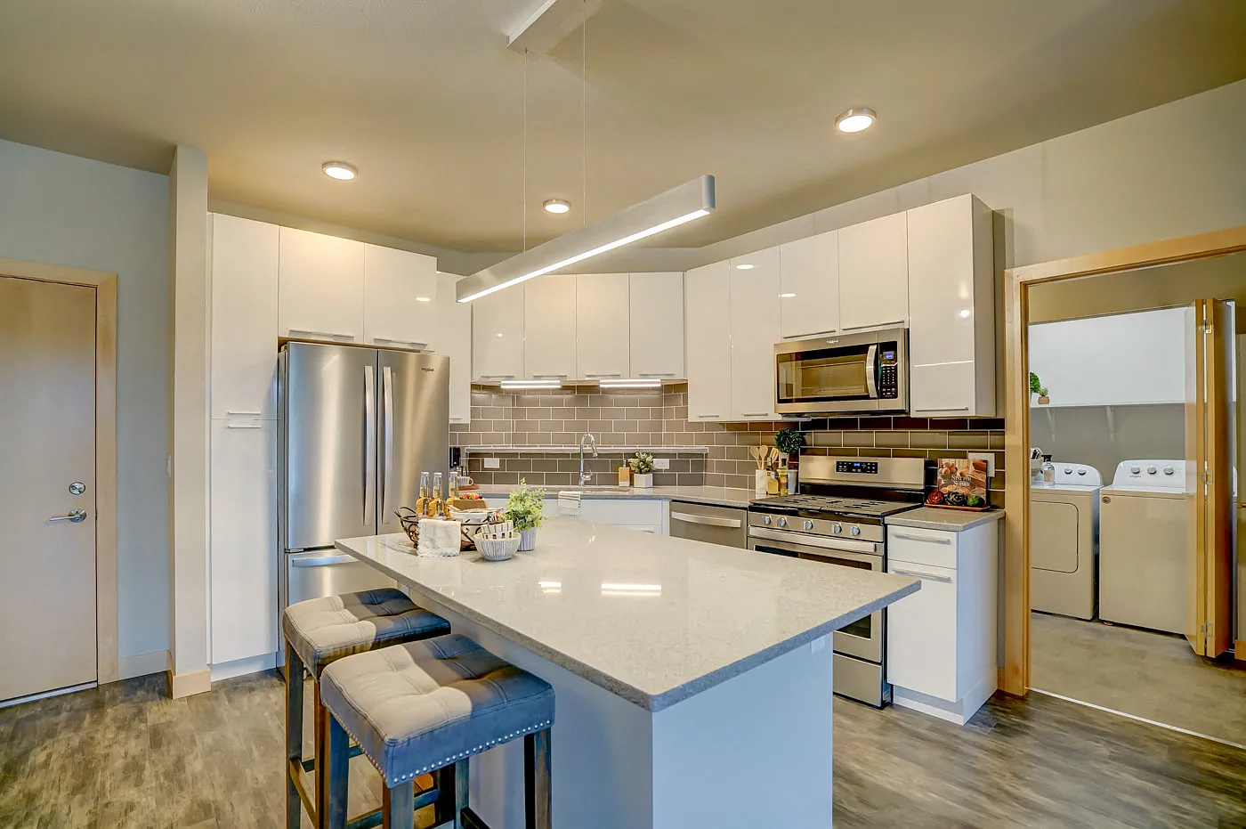 Latitude 43 — Photo 1