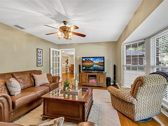 5th image of 8618 Amber Oak Ct