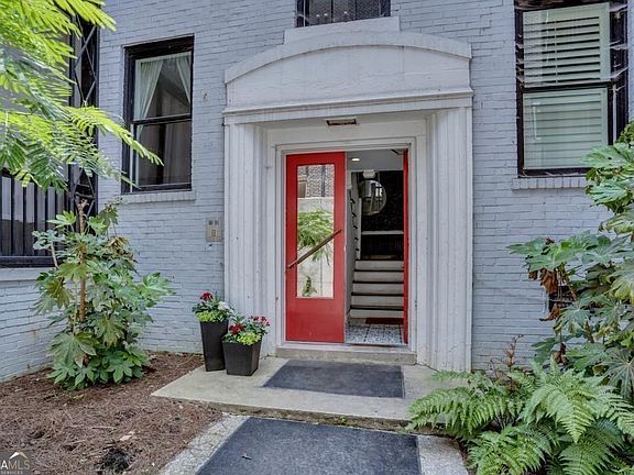 2nd image of 68 Peachtree Memorial Dr NW #2