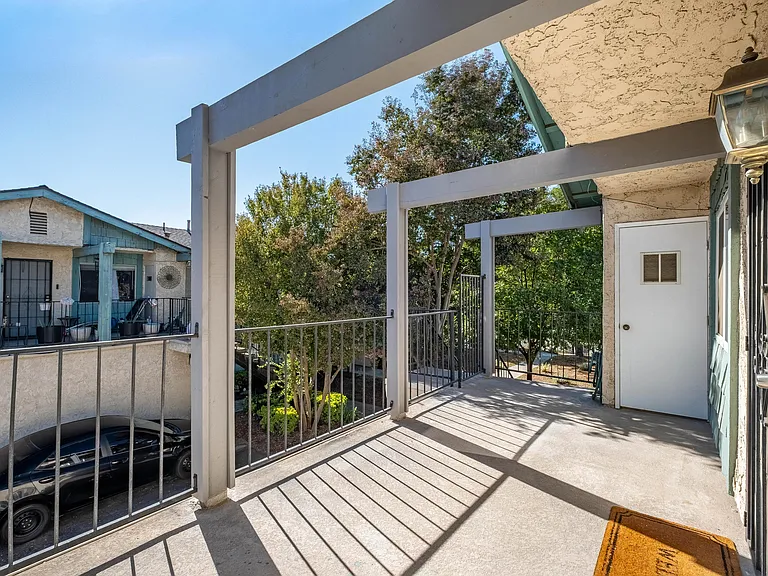 2361 Gonzaga Ln — Photo 22