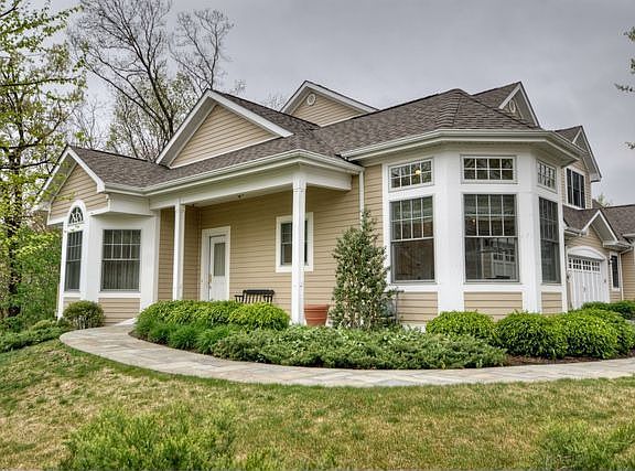 2nd image of 21 Glassbury Ct