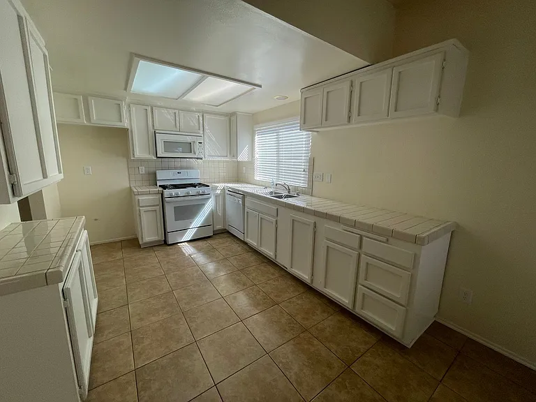 10246 Arroyo Ave — Photo 62