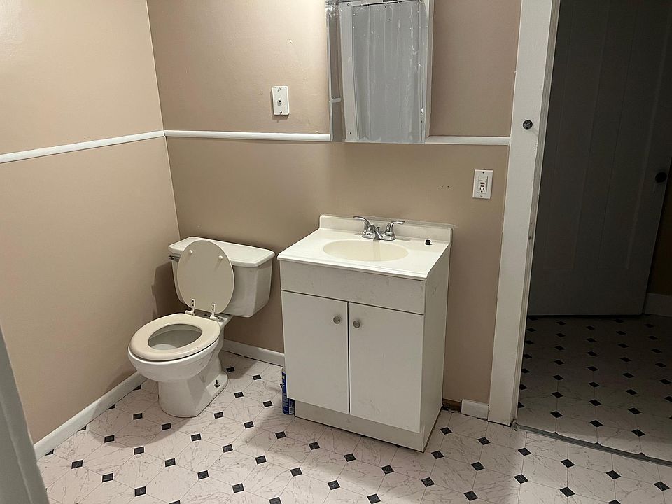 1st image of 66 Main St #3