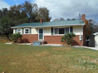 38 E Porter Rd, Asheville, NC 28803