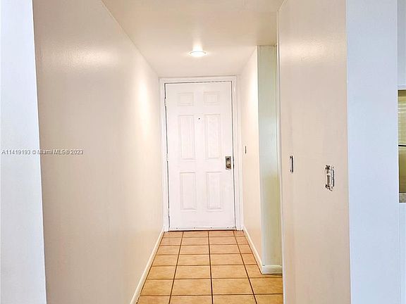 2nd image of 1520 Whitehall Dr APT 404
