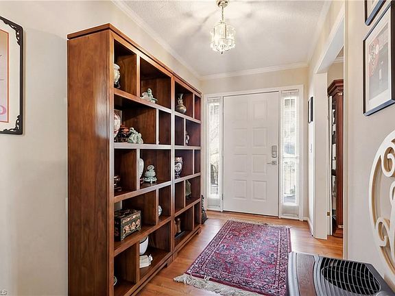 5th image of 270 Ridgehaven Dr