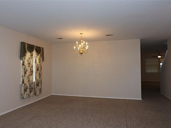 3rd image of 806 Dunkirk Ln