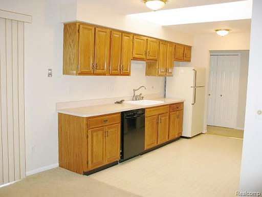 3rd image of 41410 Janet Cir